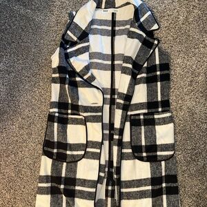 BKE Black and White Plaid Sleeveless Vest